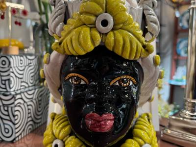 Testa di moro de 33 cm, hecha a mano en cerámica siciliana.