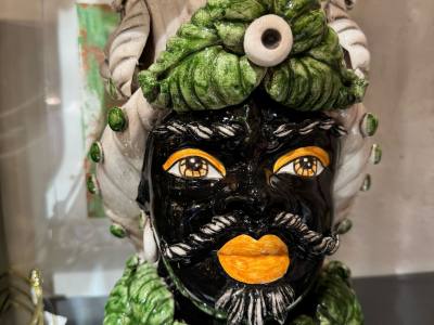 Testa di moro de 33 cm, hecha a mano en cerámica siciliana.